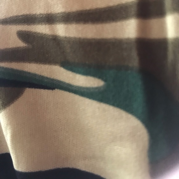 Lydaa Camouflage Crop Top - Picture 6 of 8